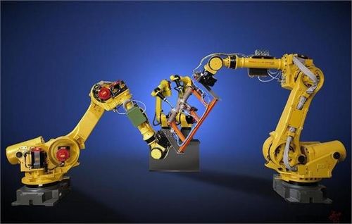 2013年到2015年工厂引进的工业机器人产品中,有一些产品未被及时消化